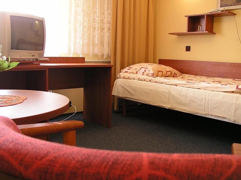 Hotel Lech Gniezno Quarto foto