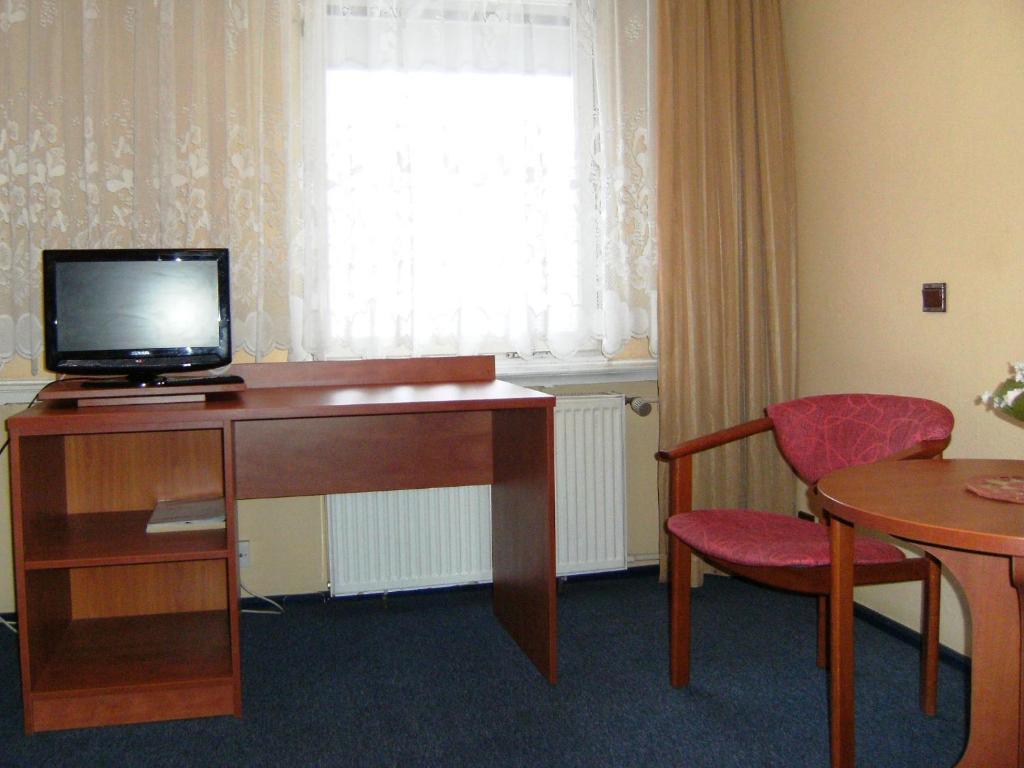 Hotel Lech Gniezno Quarto foto