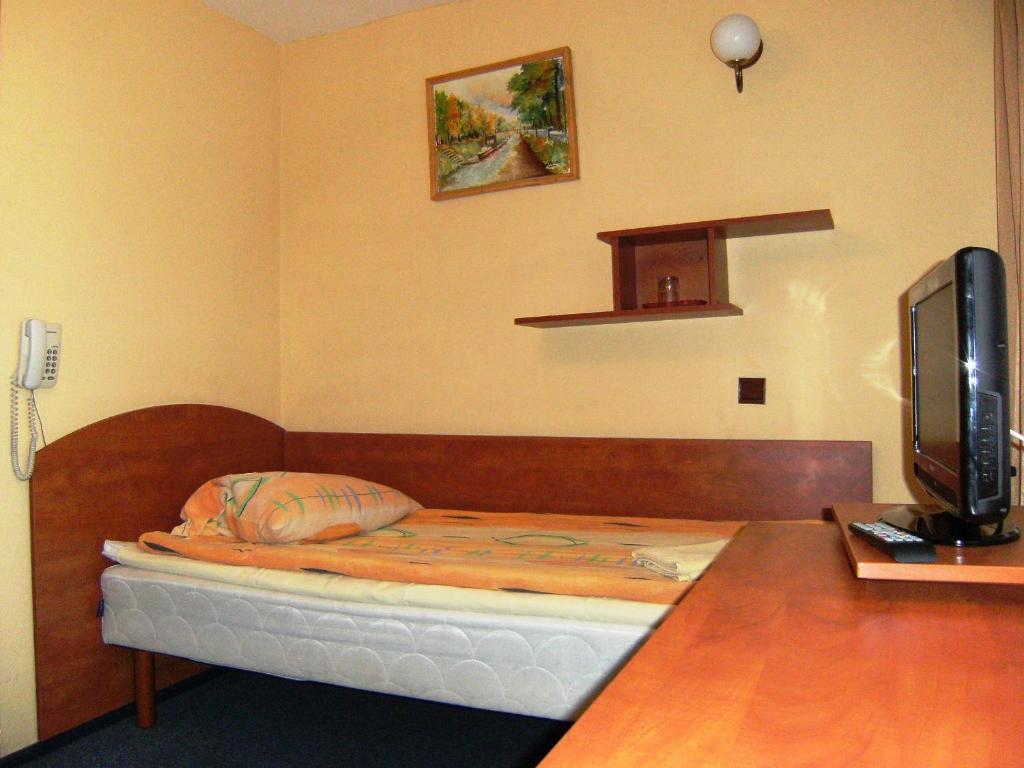 Hotel Lech Gniezno Quarto foto