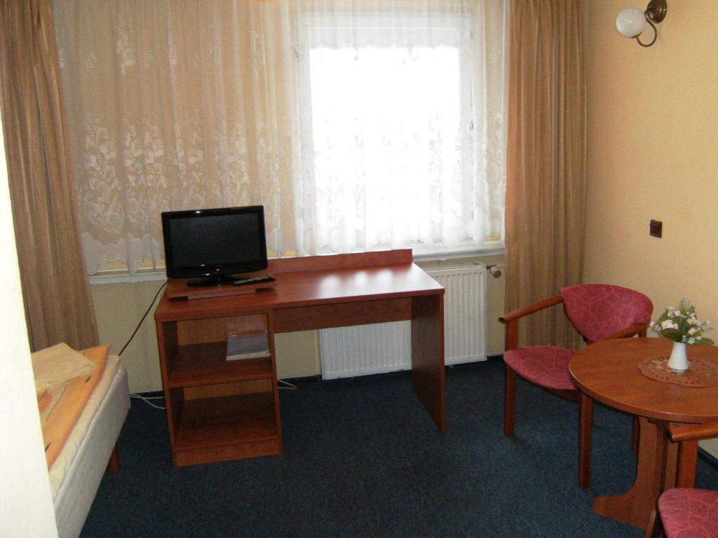 Hotel Lech Gniezno Quarto foto