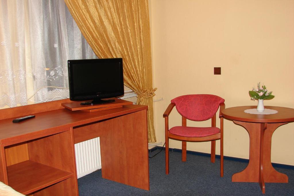 Hotel Lech Gniezno Quarto foto