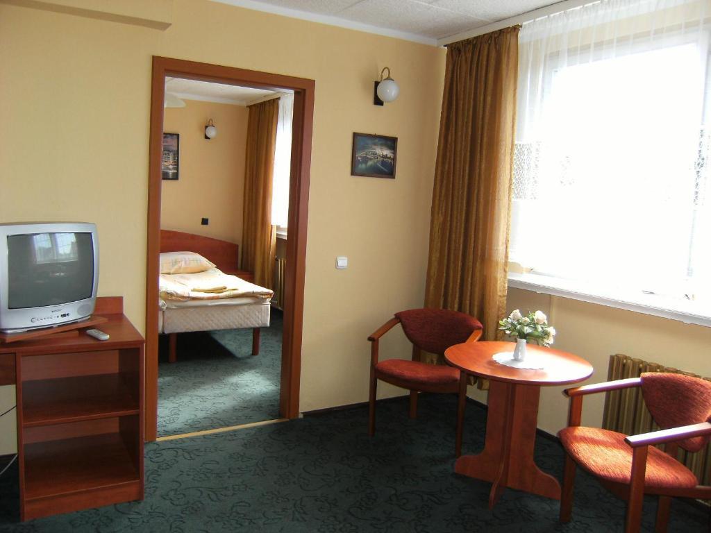 Hotel Lech Gniezno Quarto foto